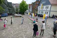 Bluemteppich auf dem Naumburegr Marktplatz (Foto: Karl-Franz Thiede)